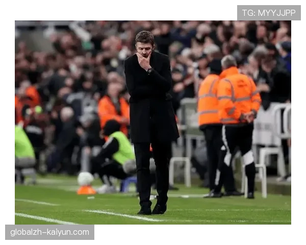 曼联中卫位置捉襟见肘 卡里克面临防线重组战术难题 曼联中卫位置捉襟见肘 卡里克面临防线重组战术难题